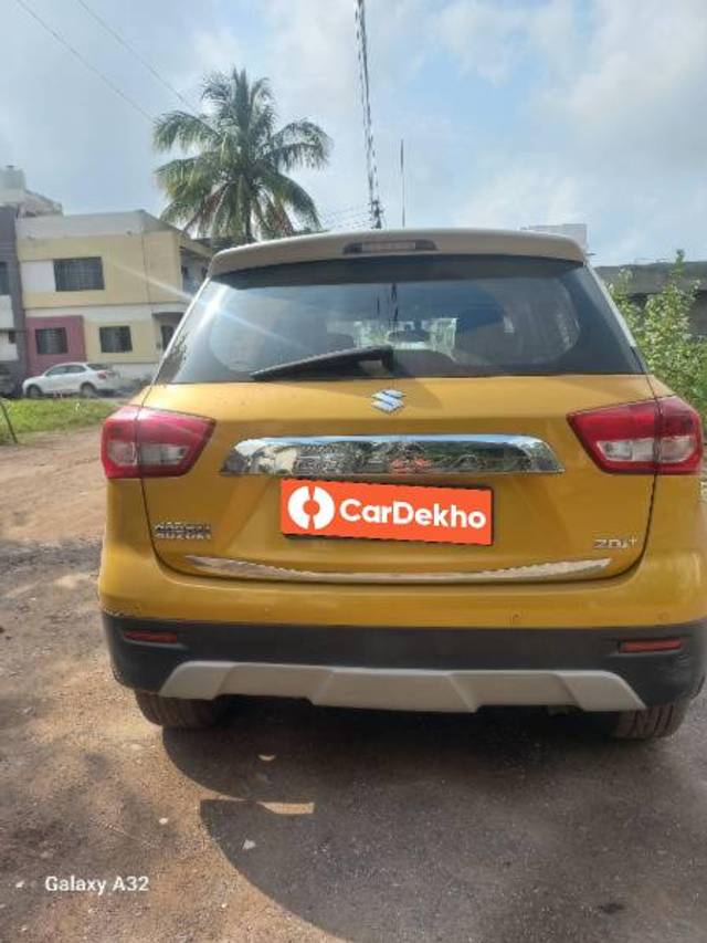 https://images10.gaadi.com/usedcar_image/3591996/original/processed_960e27ec-954a-4902-8813-a86d66042831.jpg?imwidth=6402