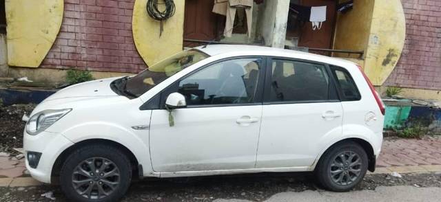 https://images10.gaadi.com/usedcar_image/3592045/original/processed_6885e1bc-2032-4cef-bb44-263afb425340.jpeg?imwidth=6402