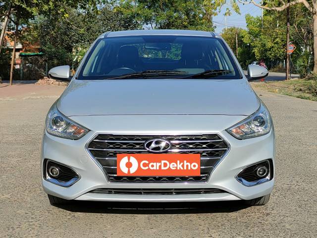https://images10.gaadi.com/usedcar_image/3592118/original/processed_img2878141__used_car_2878141_1695726713.jpg?imwidth=6400