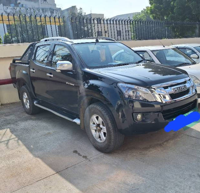 https://images10.gaadi.com/usedcar_image/3592195/original/processed_2f8cd6eb-84e1-4bb4-8814-b6dc9d4a9f01.png?imwidth=6400