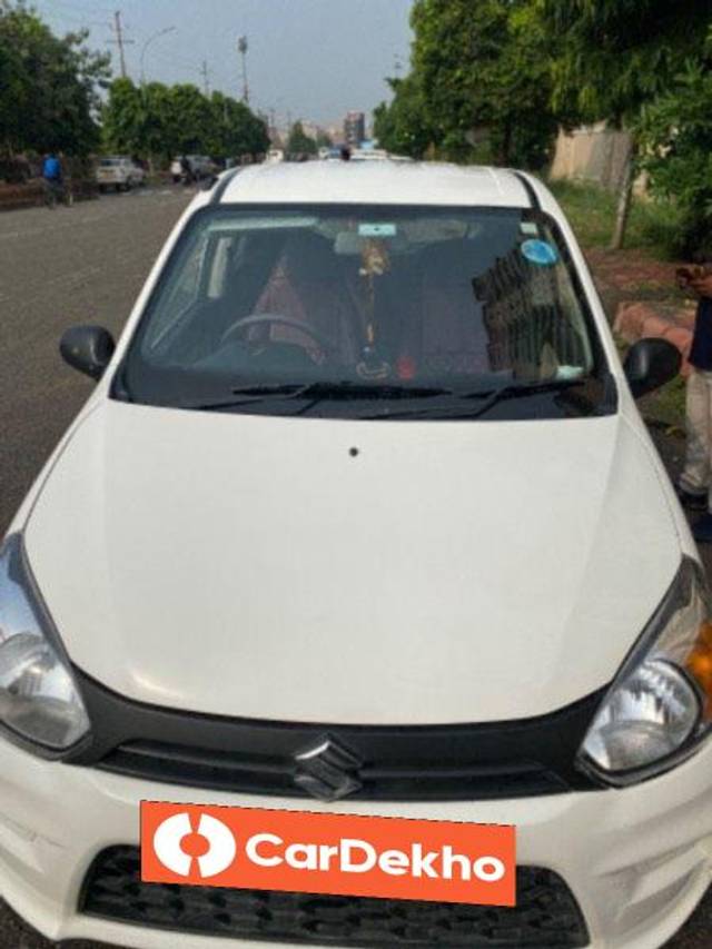 https://images10.gaadi.com/usedcar_image/3592213/original/processed_286d868d-d439-4f9f-ba67-ba2a151a9beb.jpeg?imwidth=6400