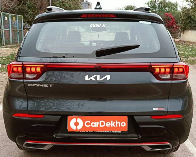 https://images10.gaadi.com/usedcar_image/3592228/original/processed_img2878202__used_car_2878202_1695730247.jpg?imwidth=6402