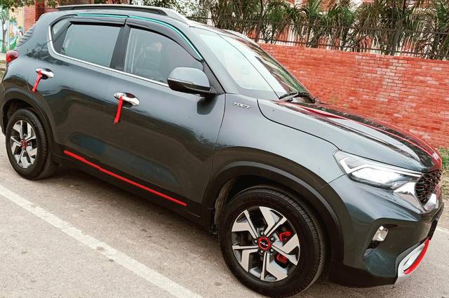 https://images10.gaadi.com/usedcar_image/3592228/original/processed_img2878202__used_car_2878202_1695730252.jpg?imwidth=6400