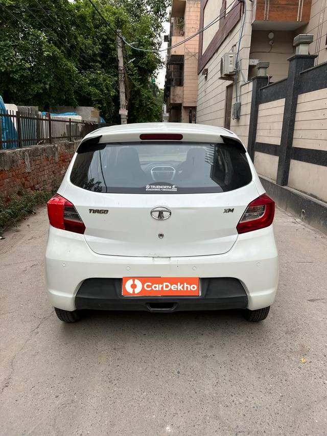 https://images10.gaadi.com/usedcar_image/3592652/original/processed_img2878368__used_car_2878368_1695748020.jpg?imwidth=6402