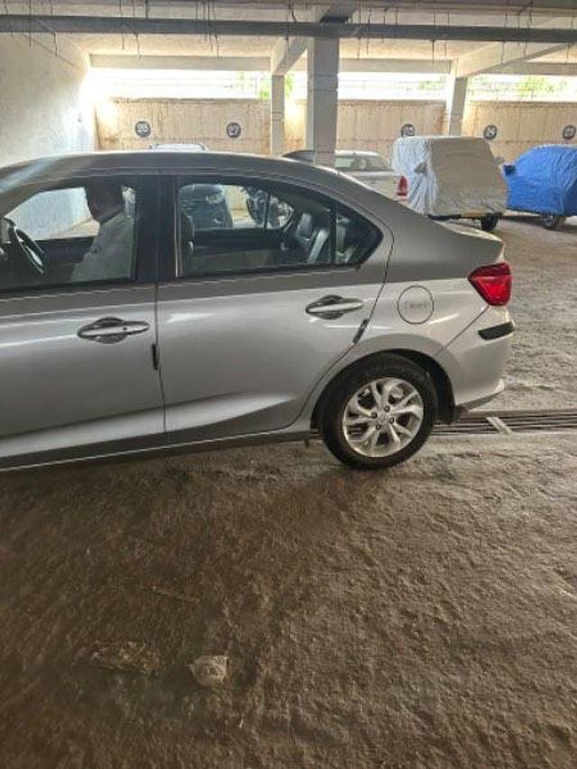 https://images10.gaadi.com/usedcar_image/3592820/original/processed_95edb123-b884-4786-8d75-a23a33f3a803.jpeg?imwidth=6402