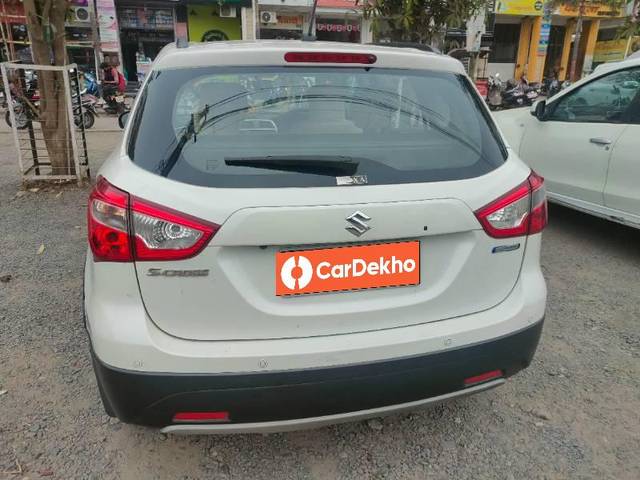 https://images10.gaadi.com/usedcar_image/3592929/original/processed_51555842-6819-499a-aba2-b8cfed6fb651.jpg?imwidth=6402