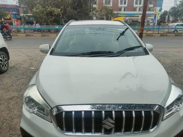 https://images10.gaadi.com/usedcar_image/3592929/original/processed_cba4fb73-8eea-43aa-9b16-926f14577c24.jpg?imwidth=6400