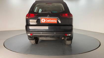 Mitsubishi Pajero Sport 4X2 AT Mitsubishi Pajero Sport 4X2 AT