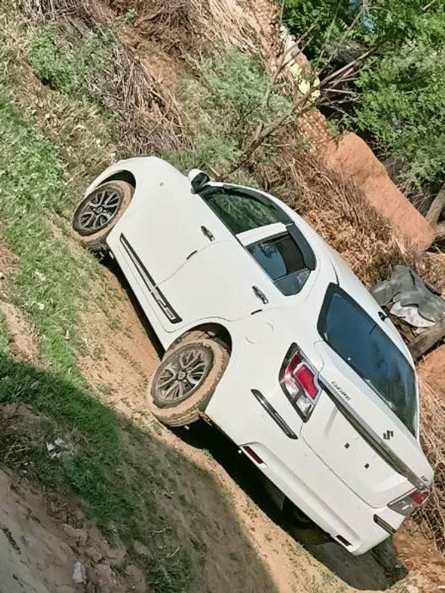 https://images10.gaadi.com/usedcar_image/3593201/original/processed_ec3c14a5-593f-4305-a606-fb1f8664df4d.jpg?imwidth=6402