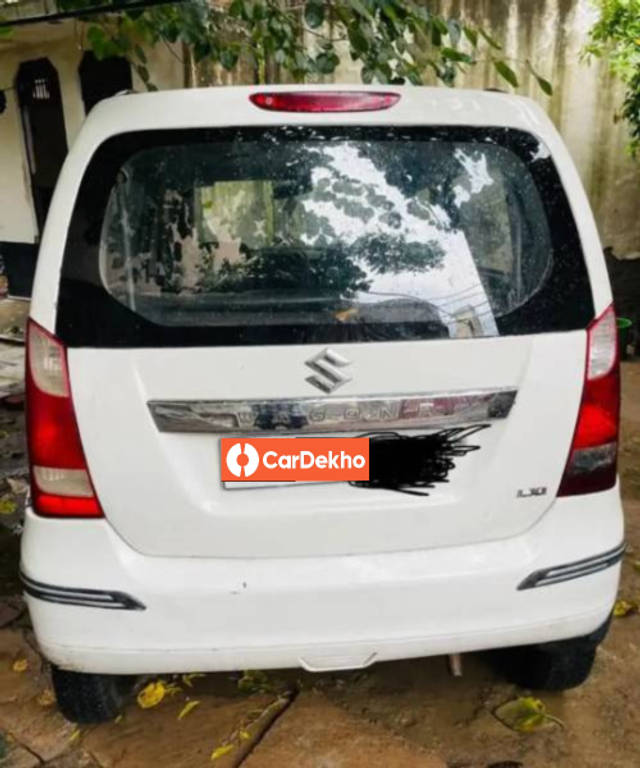 https://images10.gaadi.com/usedcar_image/3593243/original/processed_cf59ee92-ccfc-43ef-bb85-e51d6ccd9f73.png?imwidth=6401