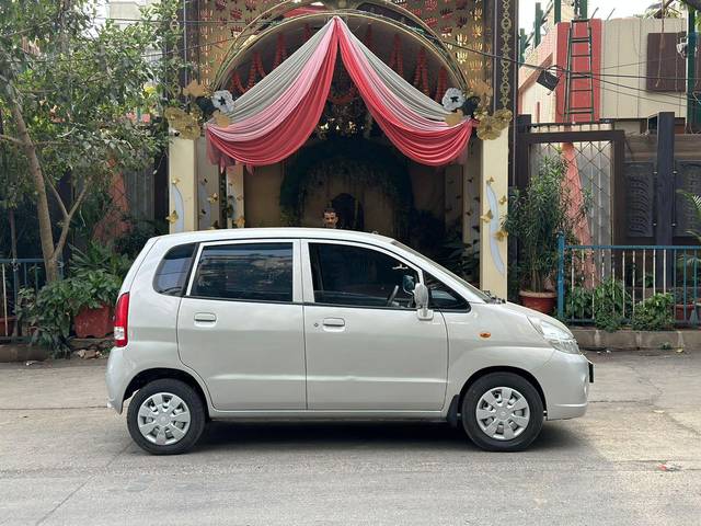 https://images10.gaadi.com/usedcar_image/3593330/original/processed_img2878660__used_car_2878660_1695799806.jpg?imwidth=6401