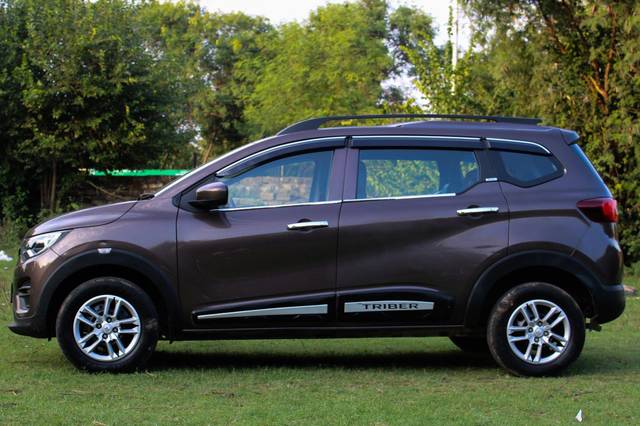 https://images10.gaadi.com/usedcar_image/3593352/original/processed_img2878676__used_car_2878676_1695800256.jpg?imwidth=6401