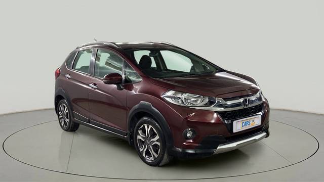 https://images10.gaadi.com/usedcar_image/3593367/original/slot__10078758757-9804ff0386b641cba11f465cb9050efa-Exterior-7.jpg?imwidth=6400