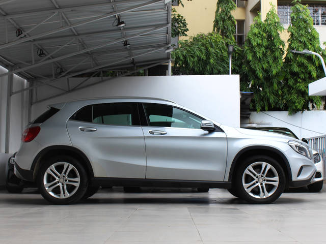 https://images10.gaadi.com/usedcar_image/3593414/original/img2878723__usedcar_3_2878723_1696933257.jpg?imwidth=6402