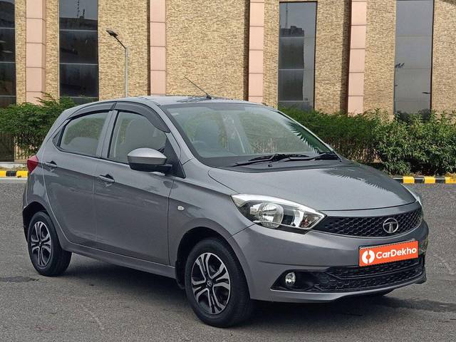 https://images10.gaadi.com/usedcar_image/3593688/original/processed_img2878884__used_car_2878884_1695810026.jpg?imwidth=6400