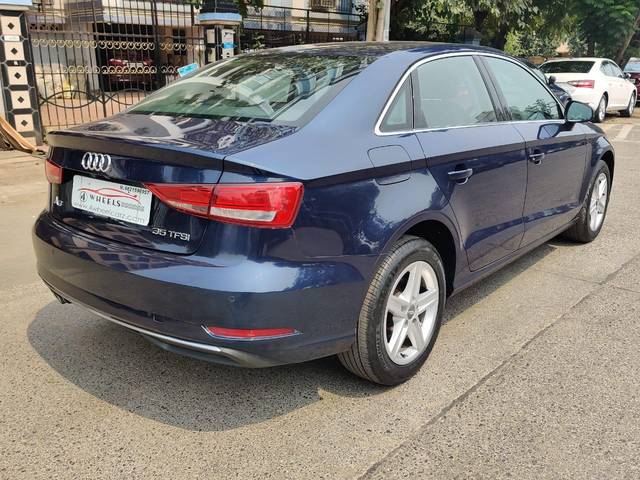 https://images10.gaadi.com/usedcar_image/3593993/original/processed_img2879109__usedcar_whatsappimage2023_10_13at24407pm_2__2879109_1697196917.jpeg?imwidth=6402
