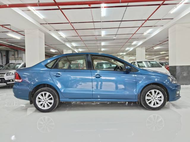 https://images10.gaadi.com/usedcar_image/3594011/original/img2879116__used_car_2879116_1695816602.jpg?imwidth=6401