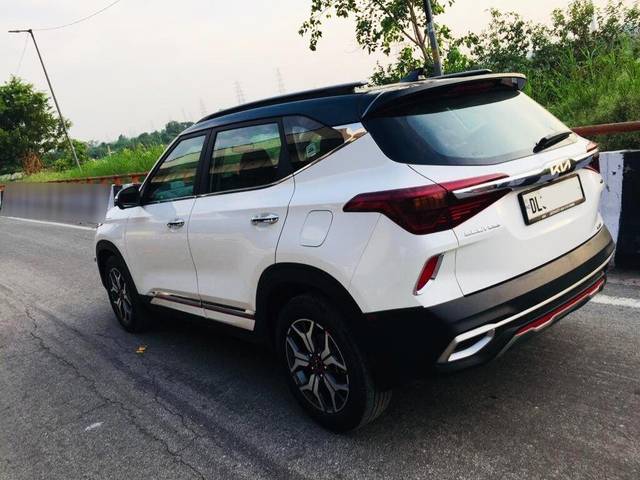 https://images10.gaadi.com/usedcar_image/3594171/original/processed_img2879234__used_car_2879234_1695820795.jpg?imwidth=6402
