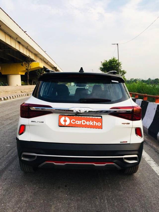 https://images10.gaadi.com/usedcar_image/3594171/original/processed_img2879234__used_car_2879234_1695820800.jpg?imwidth=6401
