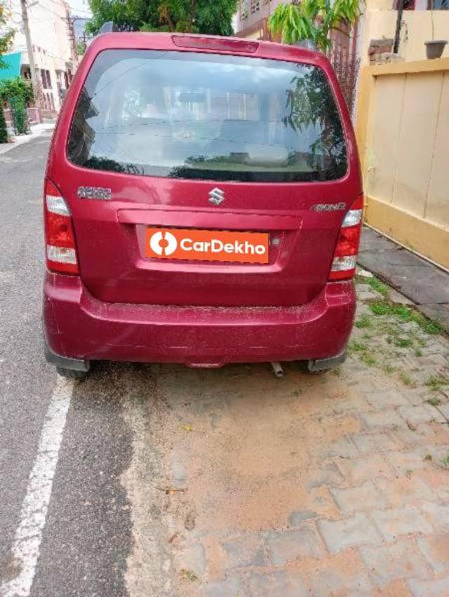 https://images10.gaadi.com/usedcar_image/3594211/original/processed_27efa078-f76b-45a7-84b1-e8422ee00a46.jpg?imwidth=6401