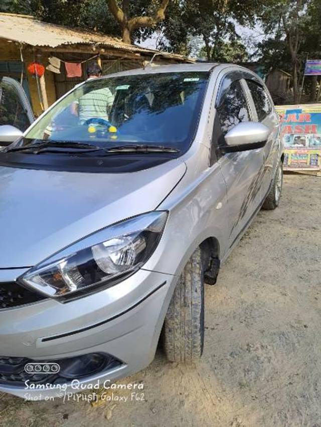 https://images10.gaadi.com/usedcar_image/3594248/original/processed_79f08456-b816-4024-9466-7cb7da5eb8dd.jpg?imwidth=6400