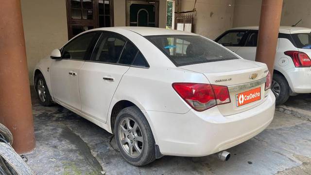 https://images10.gaadi.com/usedcar_image/3594361/original/processed_c4a7cd60-89f9-43cc-ae6e-6d423289ce04.jpg?imwidth=6402