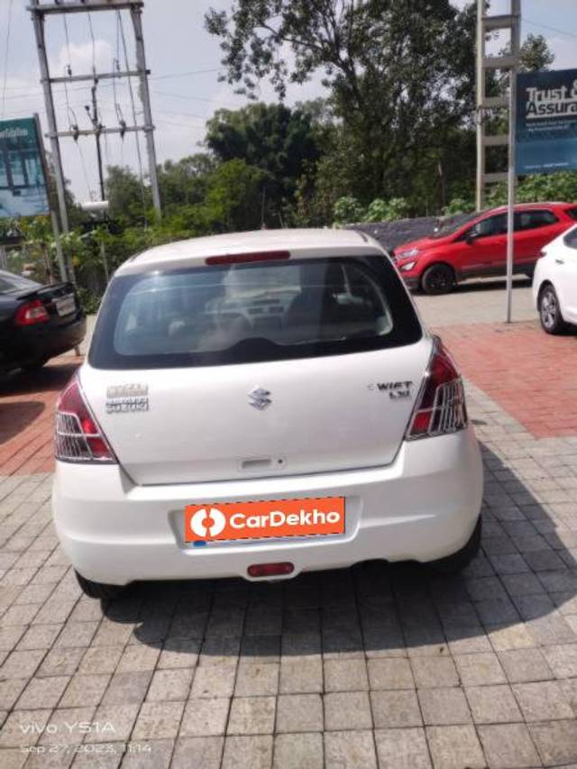 https://images10.gaadi.com/usedcar_image/3594454/original/processed_90ea8dd9-27b7-469e-8396-9bf19d0f1a47.jpg?imwidth=6401
