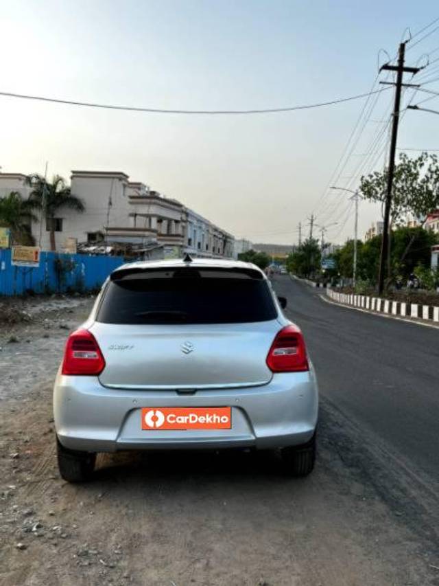https://images10.gaadi.com/usedcar_image/3594552/original/processed_51194a15-dc9e-4459-a11c-95acb67ce6a0.jpg?imwidth=6402