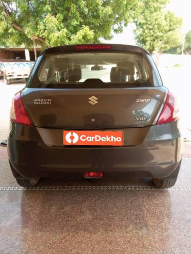 https://images10.gaadi.com/usedcar_image/3594604/original/processed_a9bee7ad-0cd0-4462-b40c-4aeafff1073b.jpg?imwidth=6402