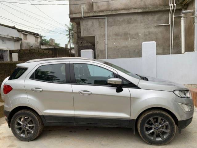 https://images10.gaadi.com/usedcar_image/3594688/original/processed_86a1bcca-93e9-4f87-a0a2-b1555862d529.jpeg?imwidth=6401