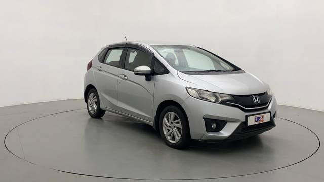 https://images10.gaadi.com/usedcar_image/3594783/original/c12dbacd-f3c8-457f-b22f-81f796ab9628__45.jpg?imwidth=6400