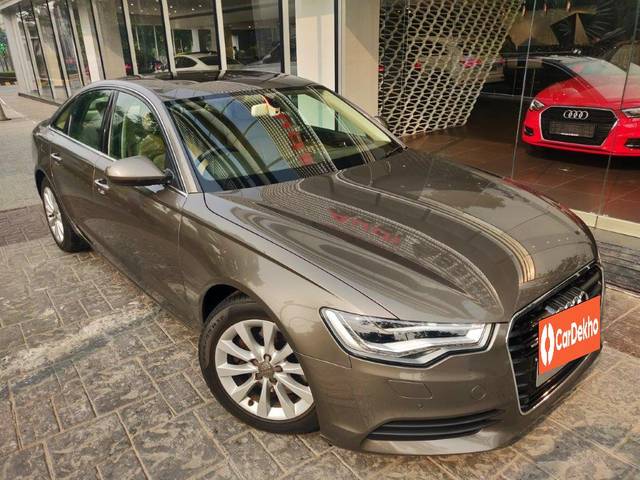 https://images10.gaadi.com/usedcar_image/3594792/original/processed_usedcar_img_20191113_135241__01_140381695878014_1695878043.jpg?imwidth=6401