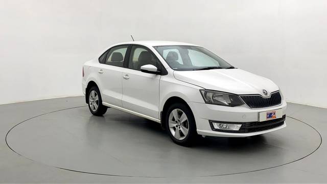 https://images10.gaadi.com/usedcar_image/3594933/original/usedcar_44_770131695881165_1695881208.jpg?imwidth=6400