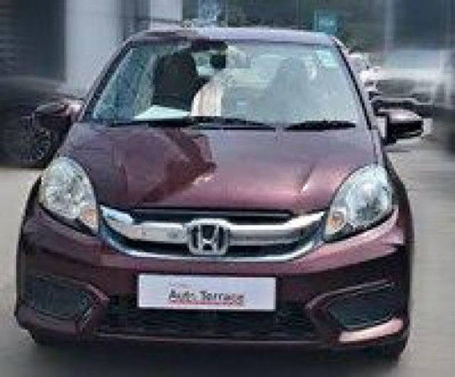 https://images10.gaadi.com/usedcar_image/3594947/original/20477__20477__img3594947__replace_img_6530ce15eafd2_1697697301.png?imwidth=6400