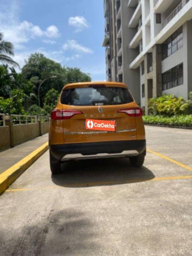 https://images10.gaadi.com/usedcar_image/3595077/original/processed_fcb93838-4d67-4927-8193-d13d122da3aa.jpeg?imwidth=6402