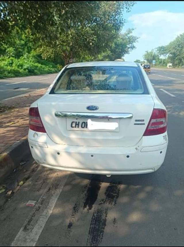 https://images10.gaadi.com/usedcar_image/3595143/original/processed_550862d5-599f-4f2b-93ac-12bb57703277.jpg?imwidth=6402