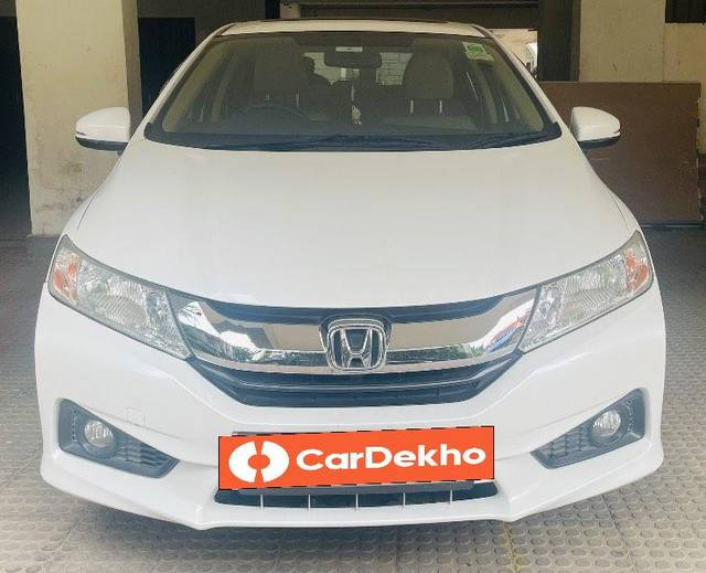 https://images10.gaadi.com/usedcar_image/3595210/original/processed_aad065cc-4189-473d-bd96-3bed66167bdb.jpeg?imwidth=6400