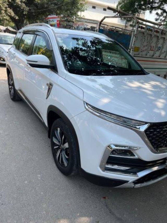 https://images10.gaadi.com/usedcar_image/3595227/original/processed_97a0488f-3b89-4072-9bf0-48611d7925e2.jpeg?imwidth=6400
