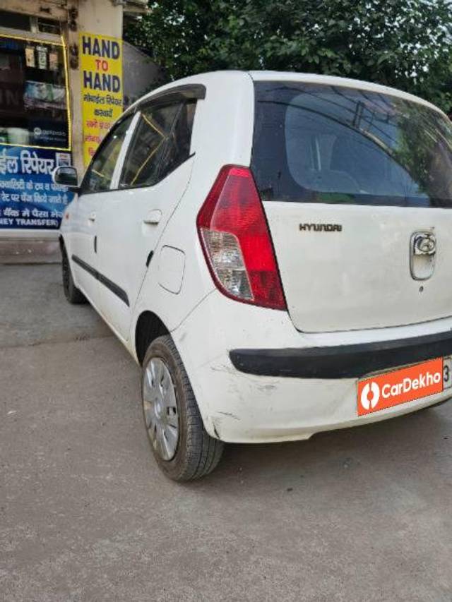 https://images10.gaadi.com/usedcar_image/3595258/original/processed_195d42ae-f56a-40a0-b4ff-57a42024d093.jpg?imwidth=6402