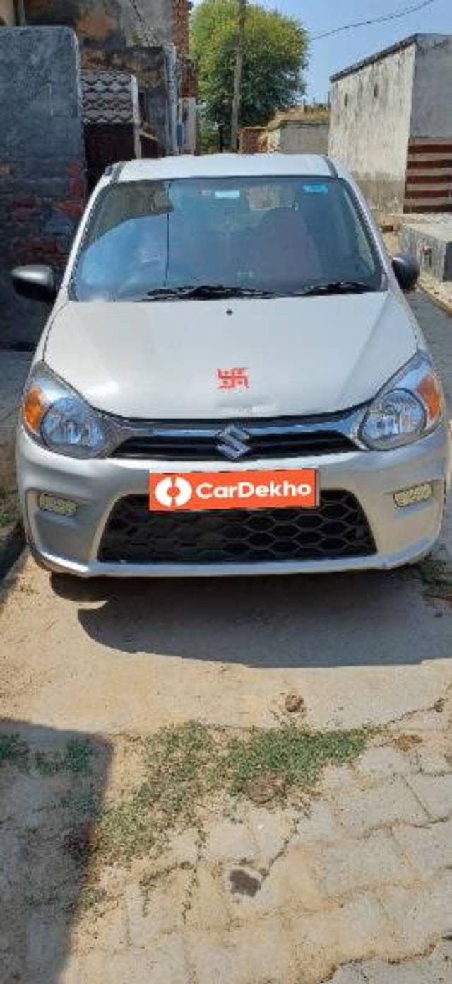 https://images10.gaadi.com/usedcar_image/3595323/original/processed_7afe18c7-6f5b-4913-893b-a53c26291a83.jpg?imwidth=6402