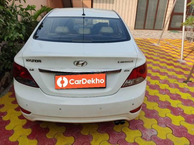 https://images10.gaadi.com/usedcar_image/3595363/original/processed_1ad3e8ab-772d-489d-8af4-83f11c19c898.jpg?imwidth=6401