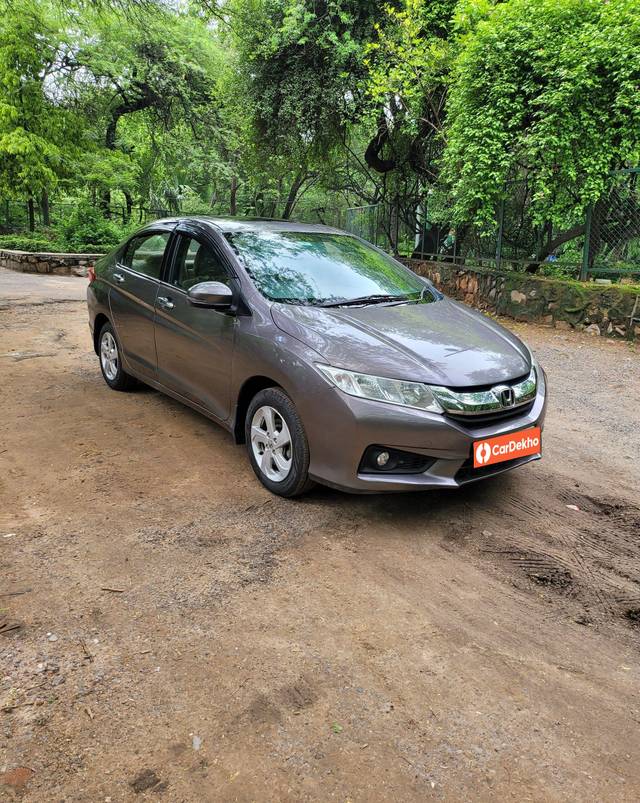 https://images10.gaadi.com/usedcar_image/3595377/original/processed_img2879712__used_car_2879712_1695893341.jpg?imwidth=6400