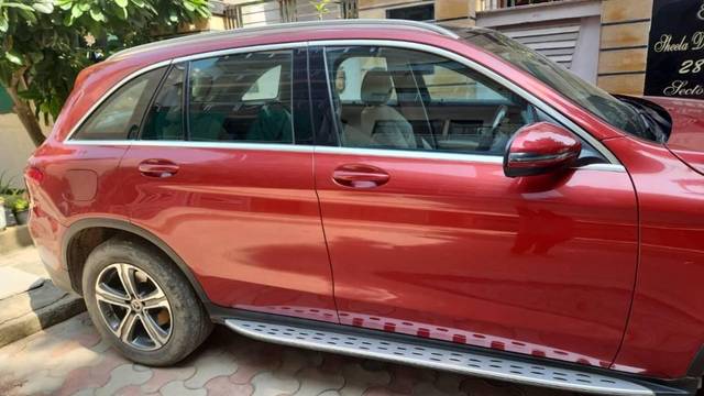 https://images10.gaadi.com/usedcar_image/3595401/original/processed_e9126bc6-2127-4058-972f-16f22ef6aa10.jpg?imwidth=6401