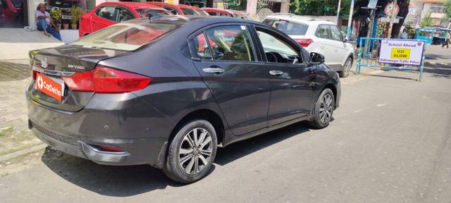 https://images10.gaadi.com/usedcar_image/3595432/original/processed_img2879747__used_car_2879747_1695894389.jpg?imwidth=6402