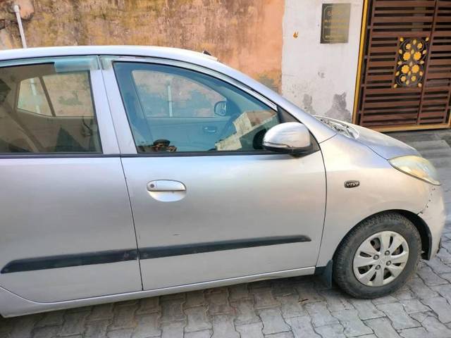 https://images10.gaadi.com/usedcar_image/3595494/original/processed_b7bedb40-4b31-45b8-a9dc-c49d22227889.jpg?imwidth=6401