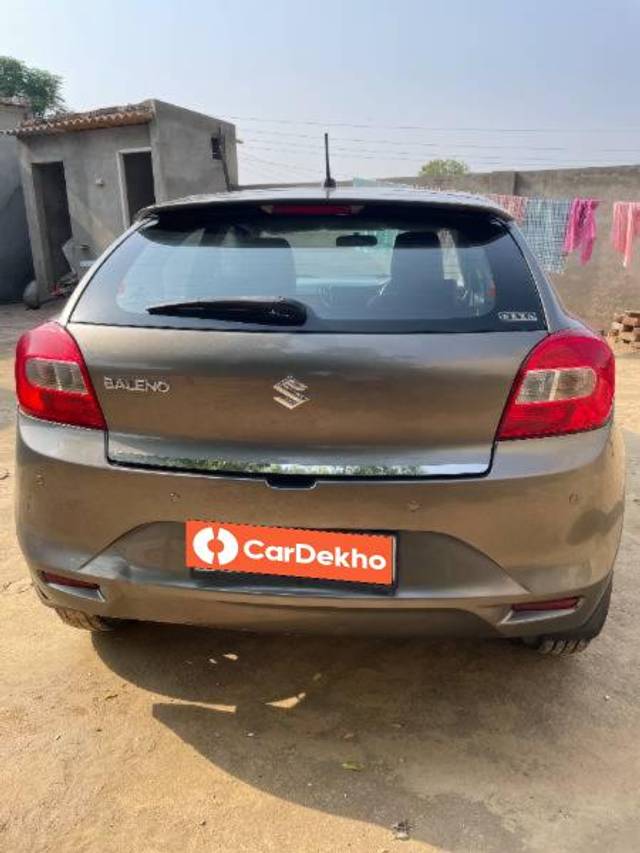 https://images10.gaadi.com/usedcar_image/3595589/original/processed_24bb6c79-b5fb-4d8e-8aeb-71bb5dbc2bab.JPG?imwidth=6402