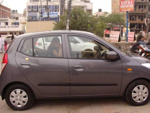 https://images10.gaadi.com/usedcar_image/3595633/original/processed_4d0b4b06-ed95-47e4-8ea4-5c28e7a41ff1.JPG?imwidth=6400