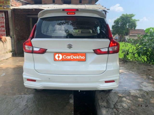 https://images10.gaadi.com/usedcar_image/3595907/original/processed_ec2ba7f0-f973-4270-973d-d9827f040602.jpeg?imwidth=6402