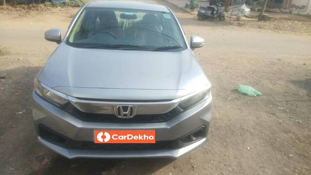 https://images10.gaadi.com/usedcar_image/3595990/original/processed_68e22058-1378-42d3-b8fe-7138cf0318cf.jpg?imwidth=6400