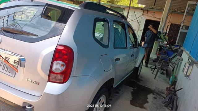 https://images10.gaadi.com/usedcar_image/3596207/original/processed_f9cde493-c13a-4772-8711-10da7e43e31d.jpg?imwidth=6401
